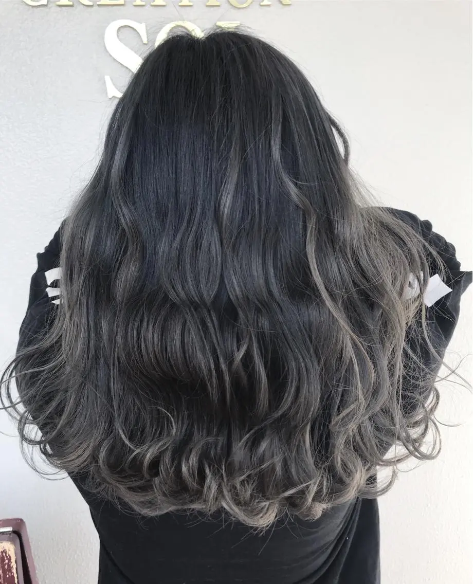 セミロング カラー グレージュ アイスグレージュ 大嶋 宏隆のヘアスタイル