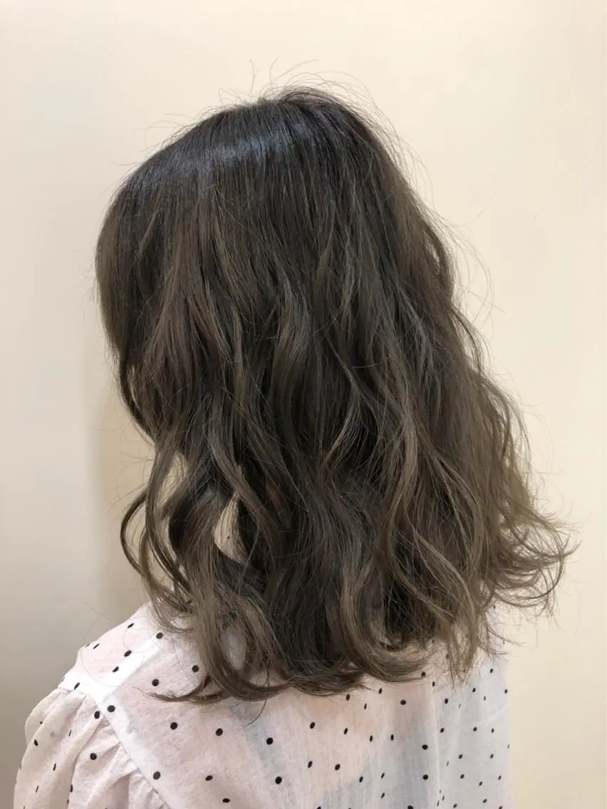 ミディアム カラー グレージュ 寺内 紳悟のヘアスタイル