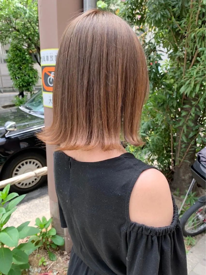 ミディアム ボブ 外ハネヘア 亀川蓮 Agu hairのヘアスタイル