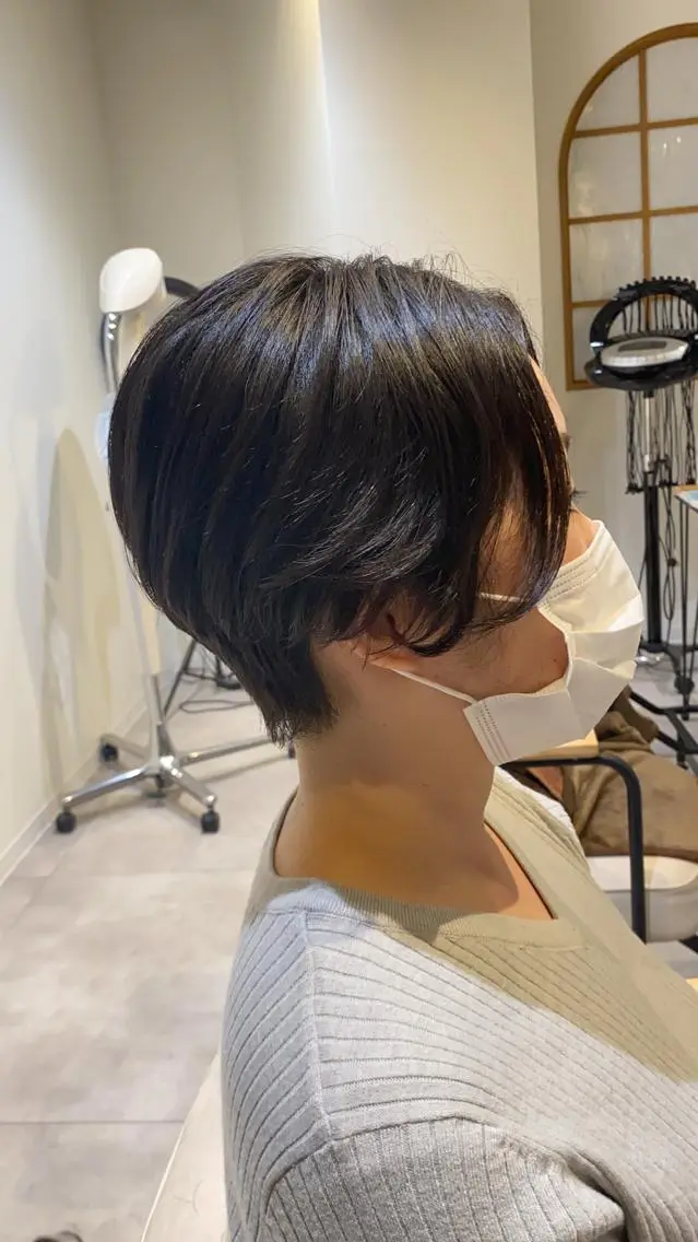 ショート ショートヘア 大阪ウルフカット ハッシュカットのヘアスタイル
