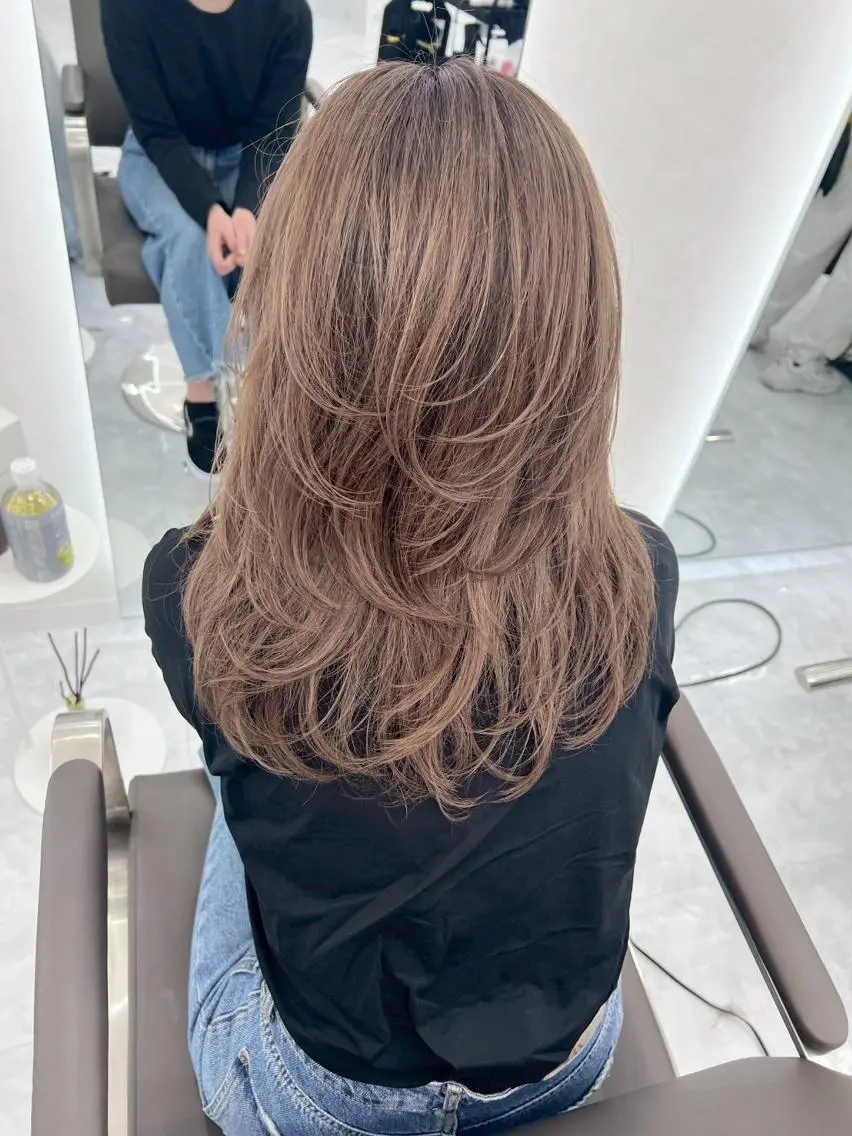 ロング カラー アディクシーカラー アッシュ バレイヤージュ ベージュカラー ブルーカラー カット ヘアカラー トリートメント 髪質改善ストレート髪 質改善カラー特化中崎のヘアスタイル