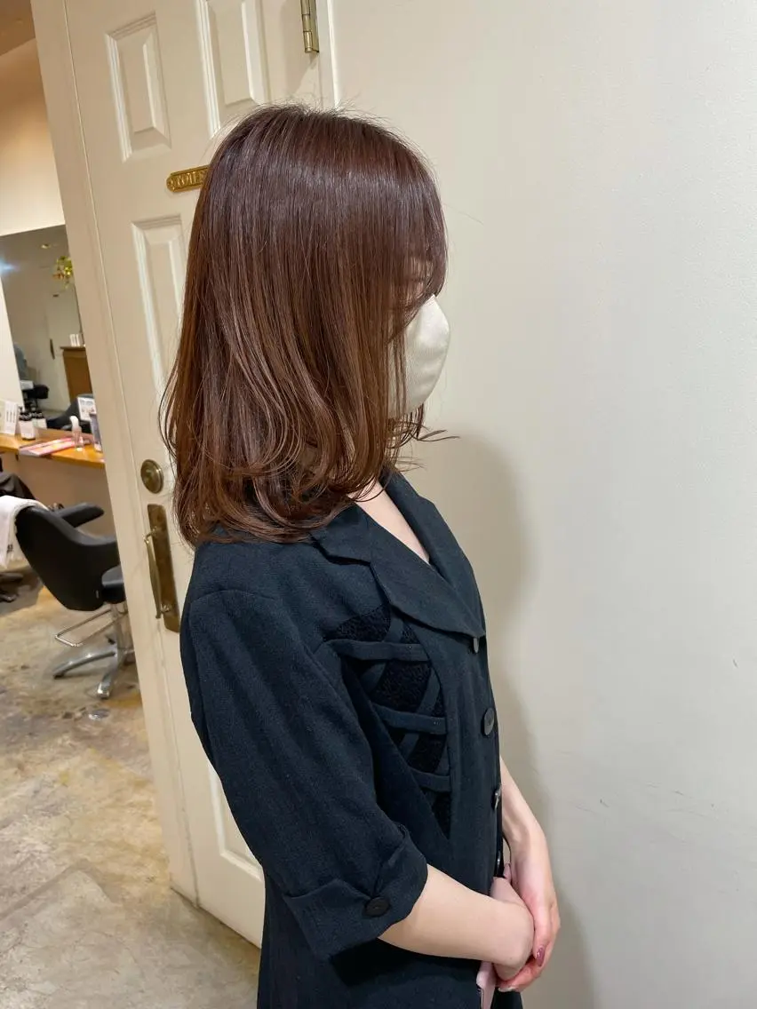 ミディアム カラー ブラウンカラー オレンジ オレンジブラウン カット ヘアカラー トリートメント MIOベージュカラー 柔らかいカラーのヘアスタイル