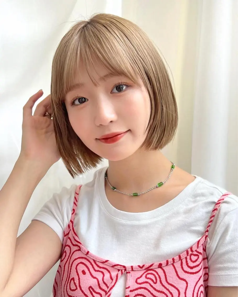 ショート カラー パーマ ヘアアレンジ ベージュカラー 透明感カラー グレージュ ボブ カット ヘアカラー トリートメント レイヤー専門家 ダブルカラー修のヘアスタイル