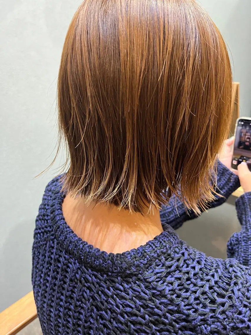 ミディアム カラー パーマ ヘアアレンジ メンズ キッズ ネイル マツエク・マツパ アイブロウ ミディアムパーマ メンズハイライト メンズパーマ ブラウンカラー ケアカラー 久木原 ゆりのヘアスタイル