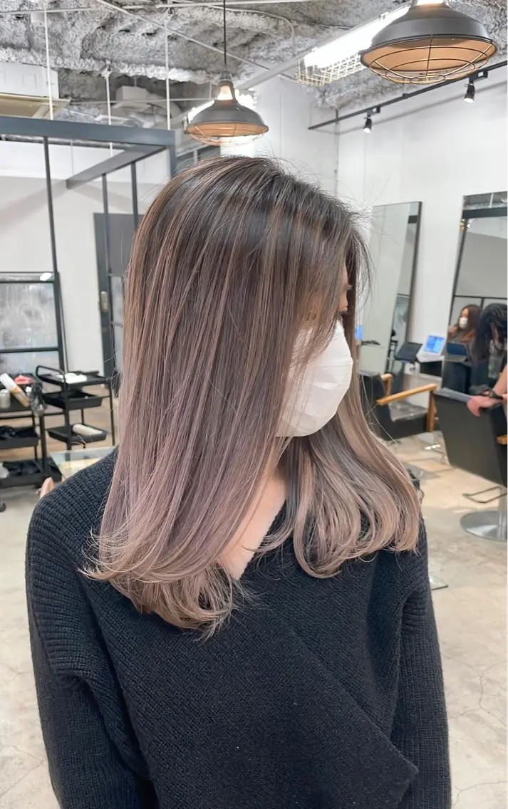 セミロング カラー バレイヤージュ ブリーチ 透明感カラー ダブルカラー グレージュ ハイトーン×髪質改善 KENTAのヘアスタイル