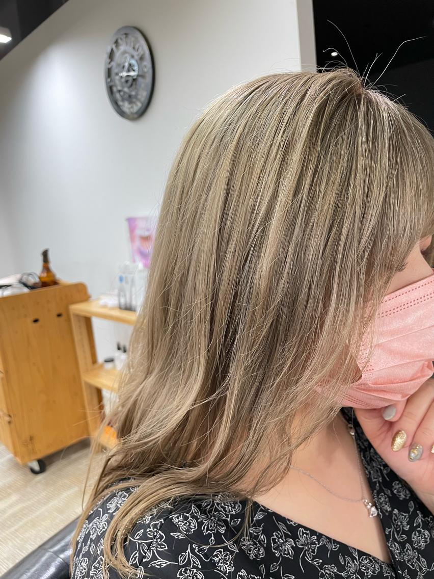 ロング カット ヘアカラー 阿部 智子のヘアスタイル