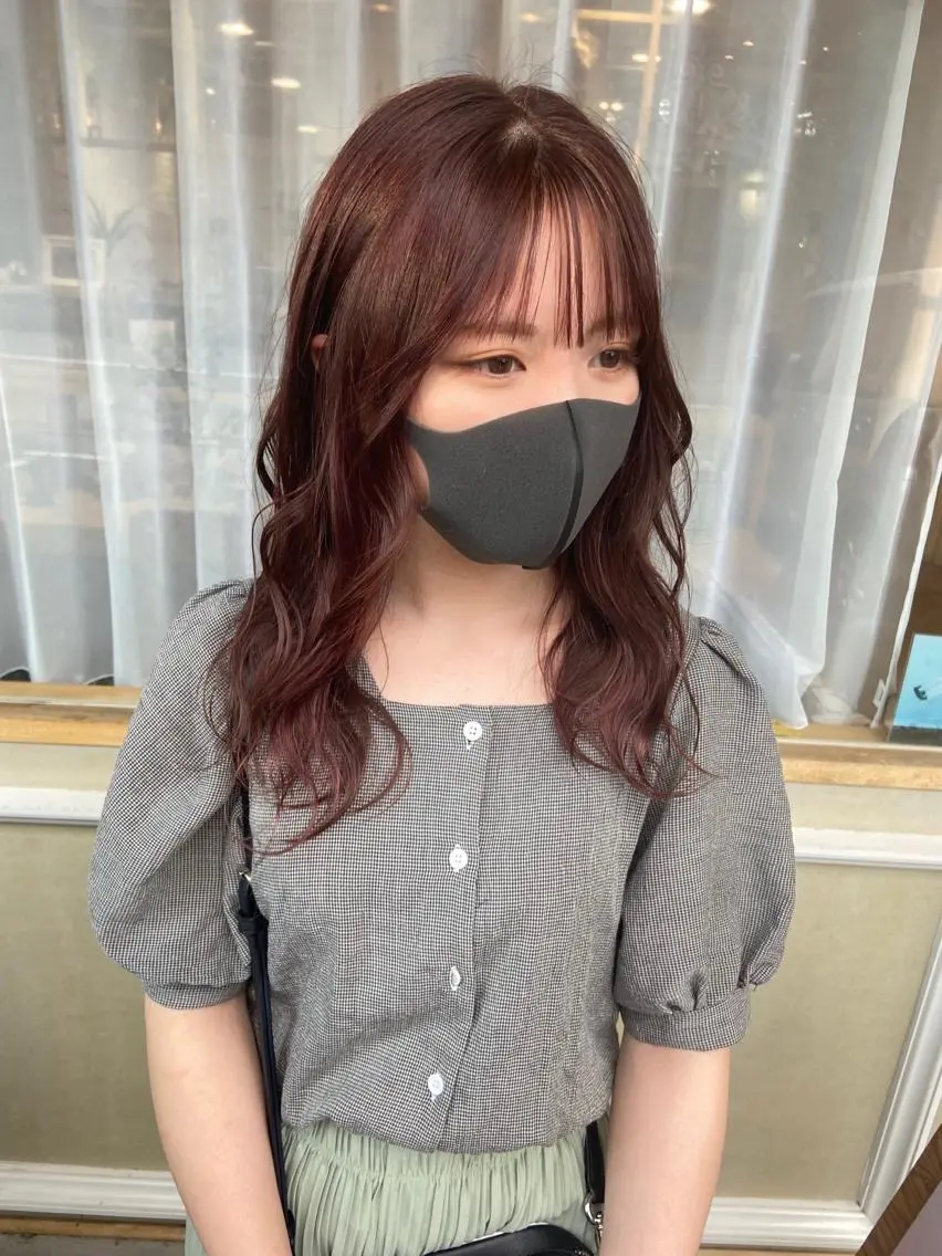 セミロング カラー merc.🌿💚 八幡真衣のヘアスタイル