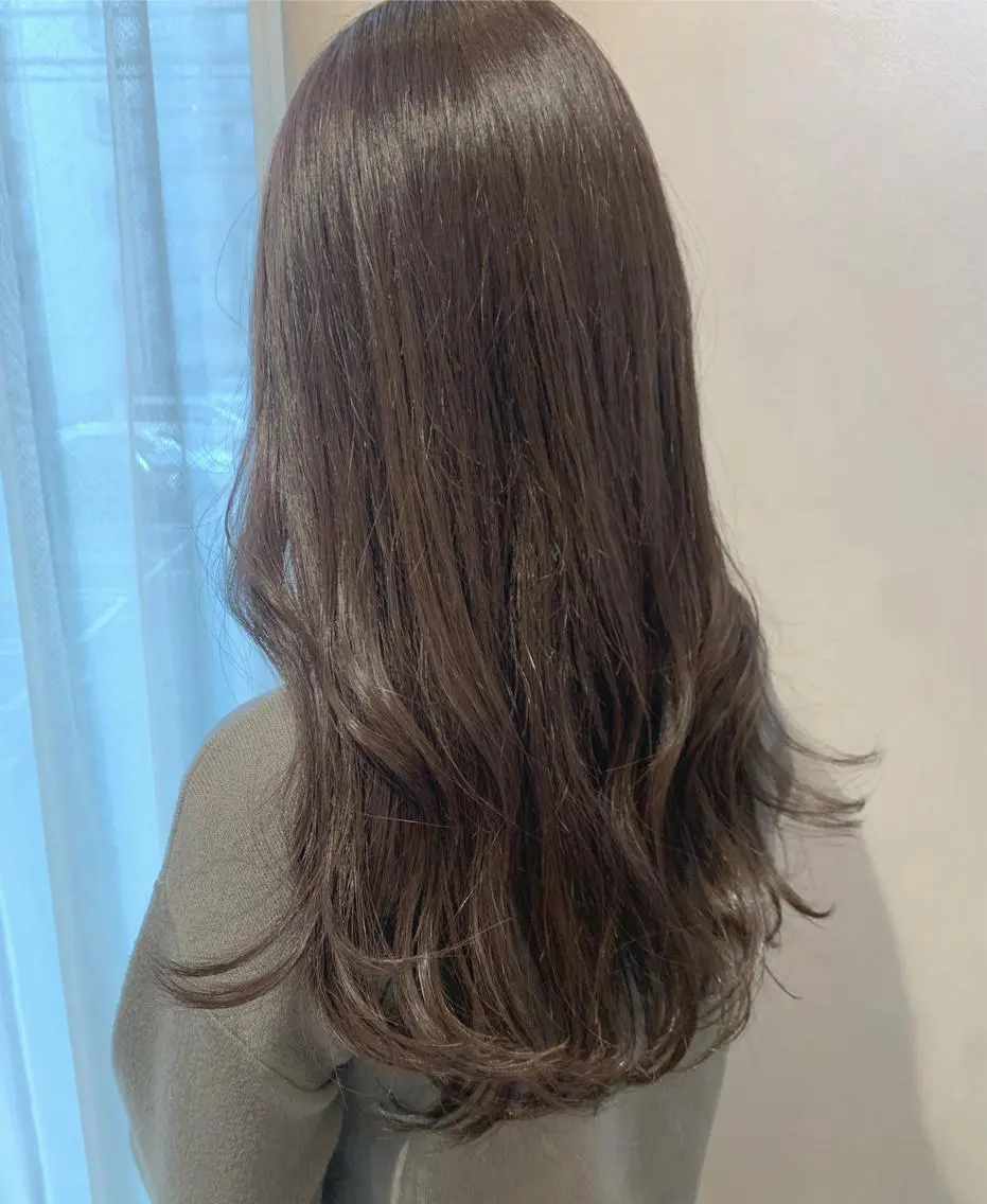 ロング カラー 透明感カラー グレージュ hubhair レイヤー/透明感のヘアスタイル