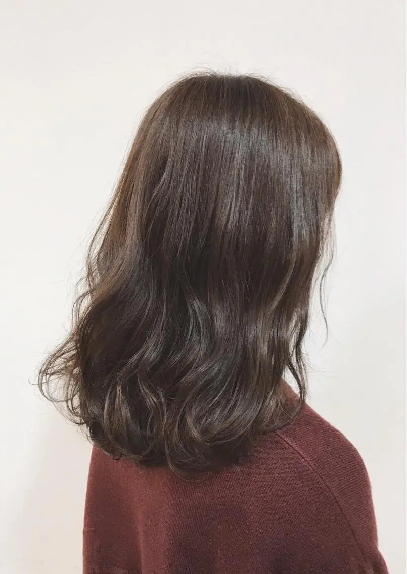 ロング カラー アッシュ ブリーチ 透明感カラー ブリーチなしカラー 横浜ブリーチムラ直し ハイトーン/ブリーチのヘアスタイル