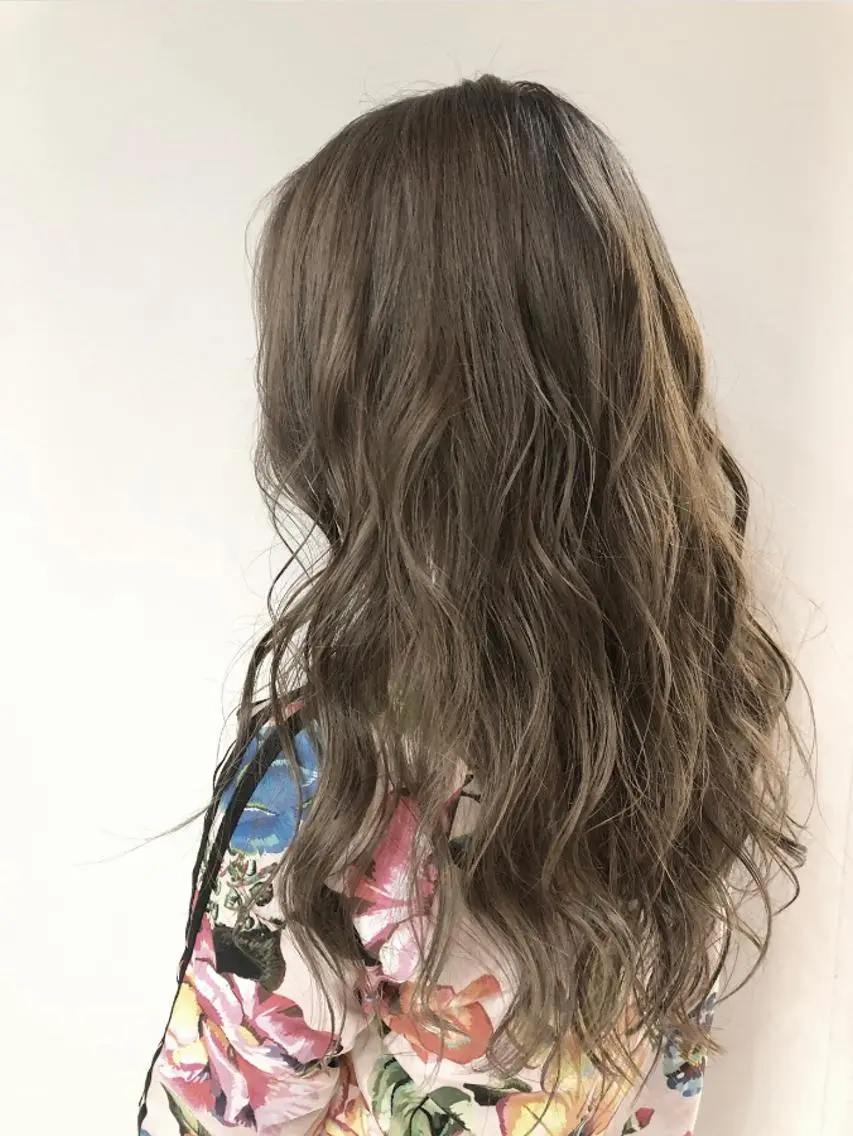 セミロング カラー グレージュ 女性リピ90%🍨 🩷佐藤みずきのヘアスタイル