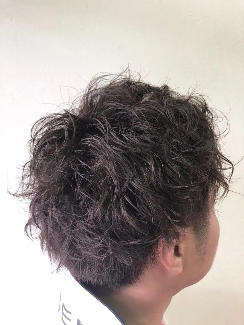 パーマ メンズ 最高級エクステ /羽エクステ白石宇由のヘアスタイル