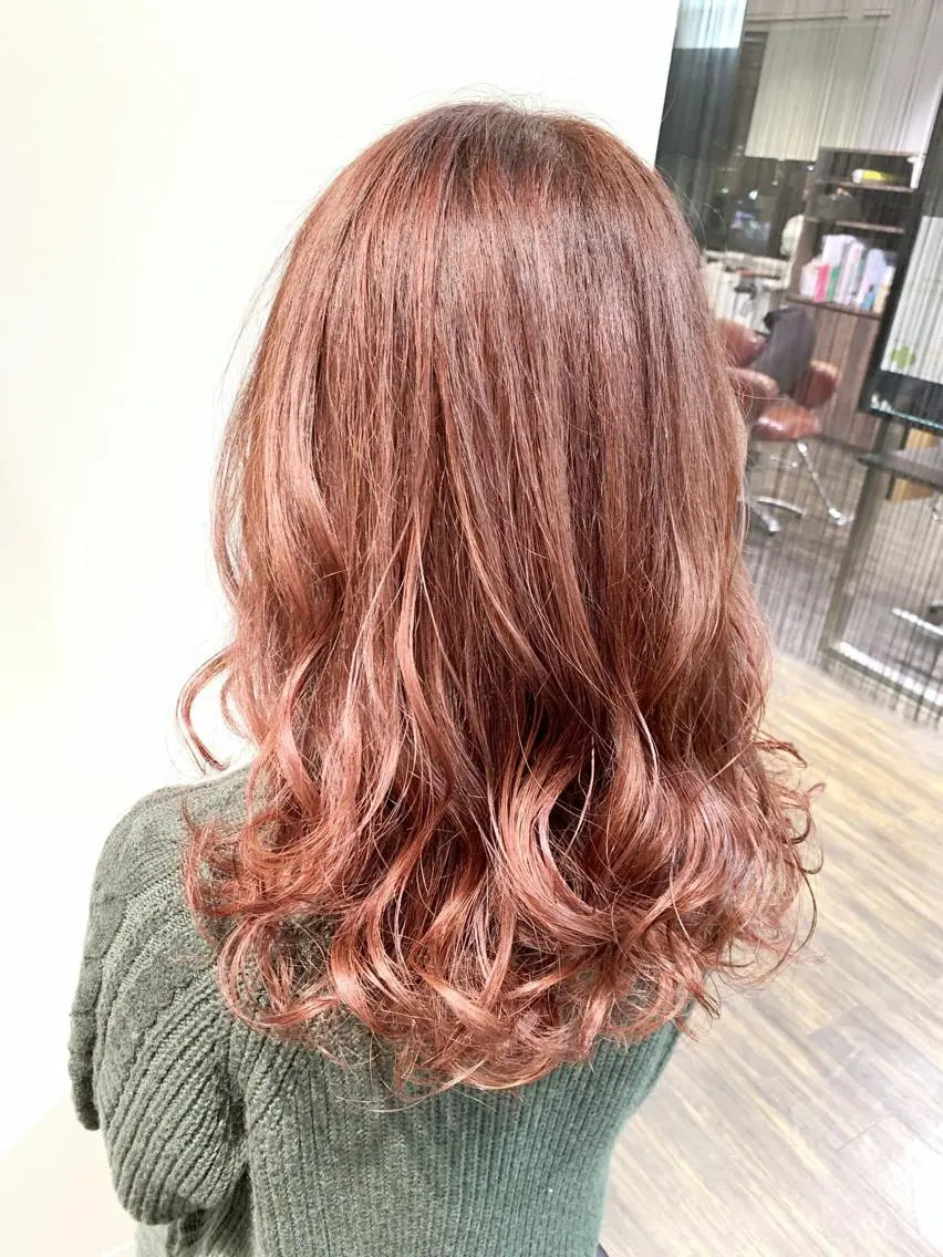 ミディアム カラー ヘアアレンジ オレンジ ピンクカラー 🌿‬ ܸAir 透明感🌱西村知佳のヘアスタイル