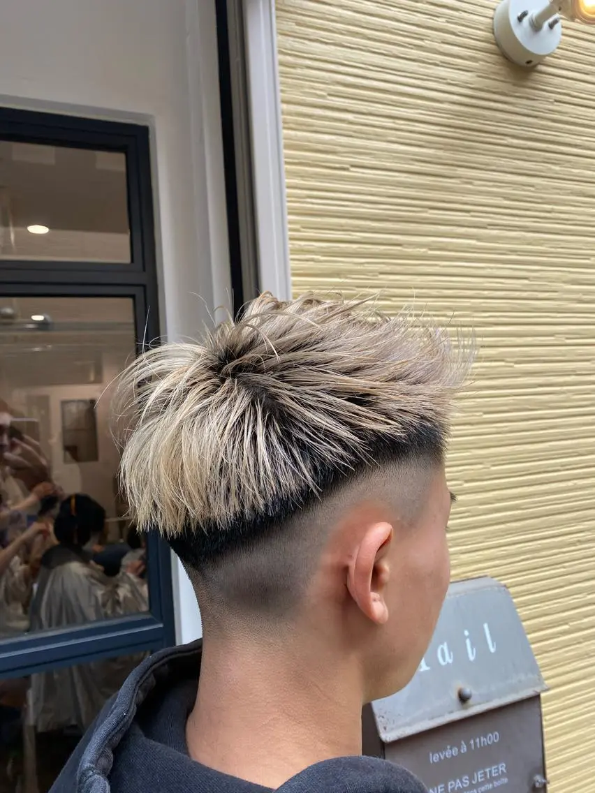 ショート カラー メンズ メンズブリーチ フェードカット ブリーチ カット ヘアカラー トリートメント ショート、メンズ 一日1名限定枠⚡️のヘアスタイル
