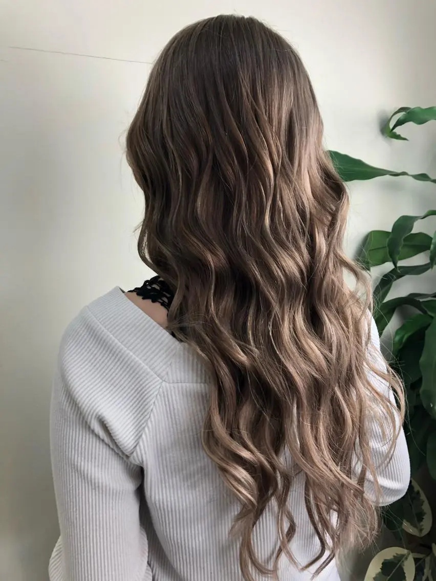 カラー バレイヤージュ ブリーチ ケアブリーチ ダブルカラー イヤリングカラー 戸川 紗良のヘアスタイル