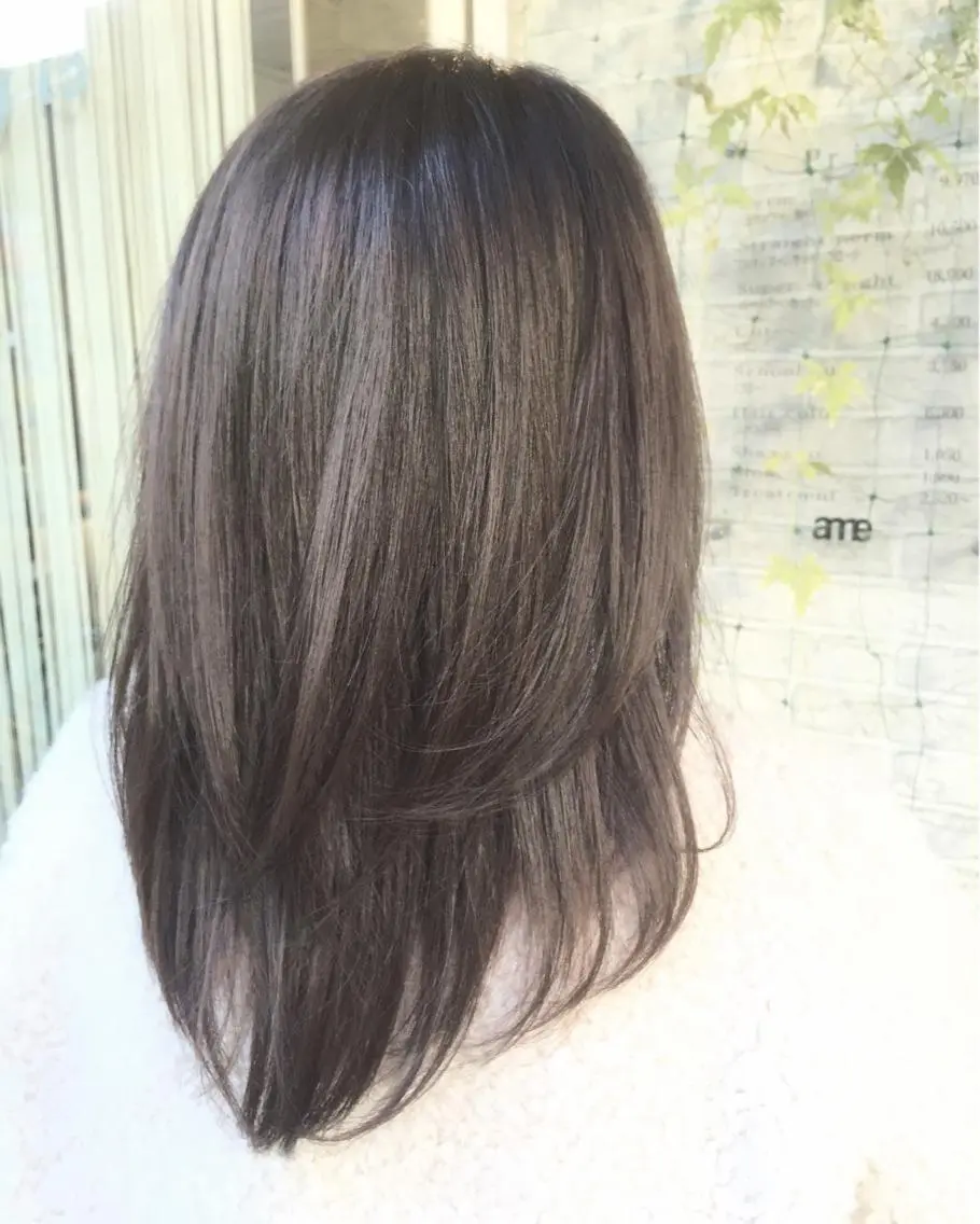 セミロング レイヤーカット 西山 恵太郎のヘアスタイル