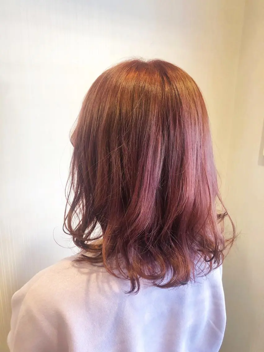 ミディアム カラー ピンクカラー シアーピンク ヘアカラー トリートメント 新井 友菜のヘアスタイル