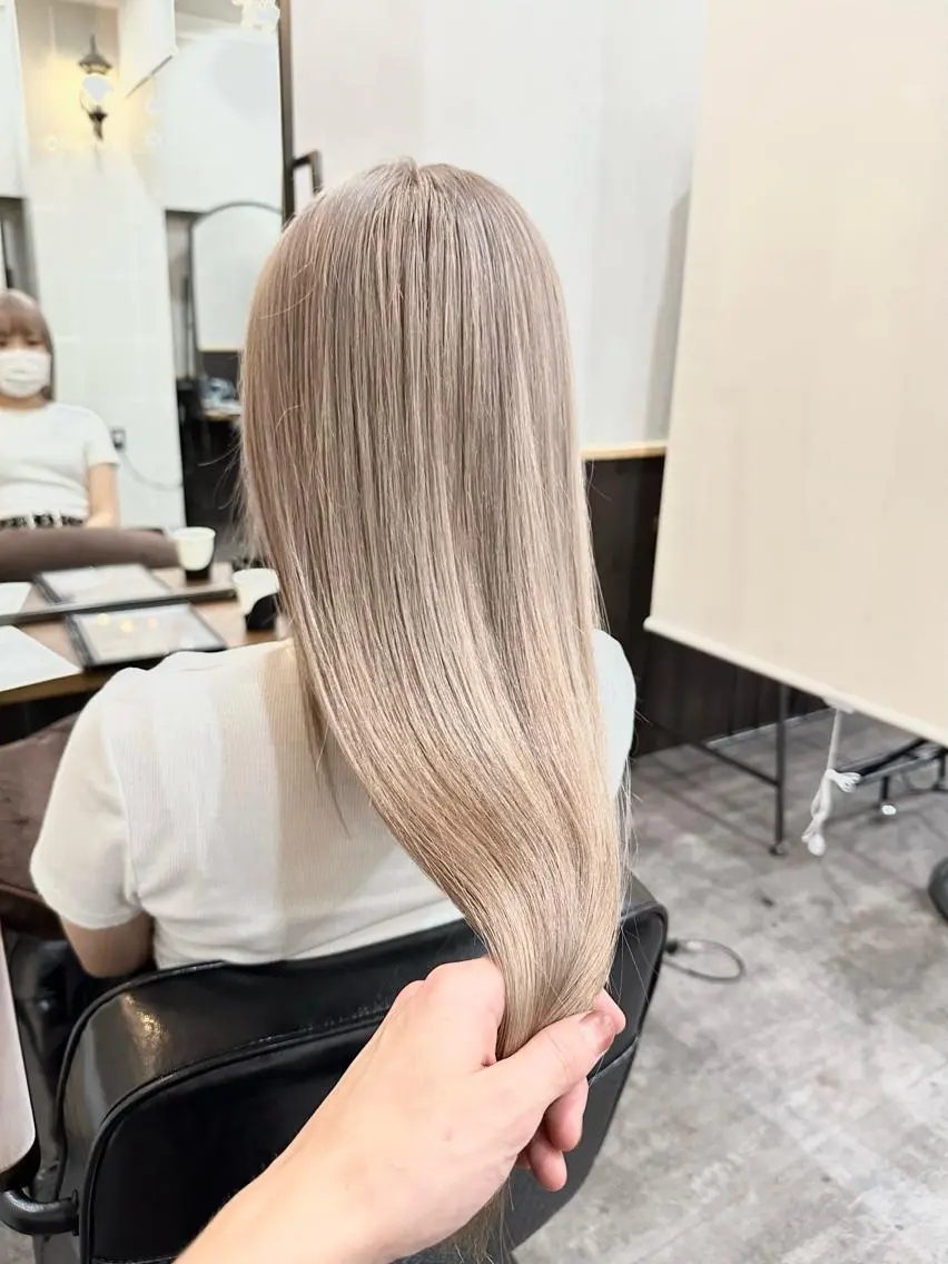 ミディアム カラー ベージュカラー ホワイトベージュ ヘアカラー トリートメント 🌿ガクト 🌿艶髪透明感のヘアスタイル
