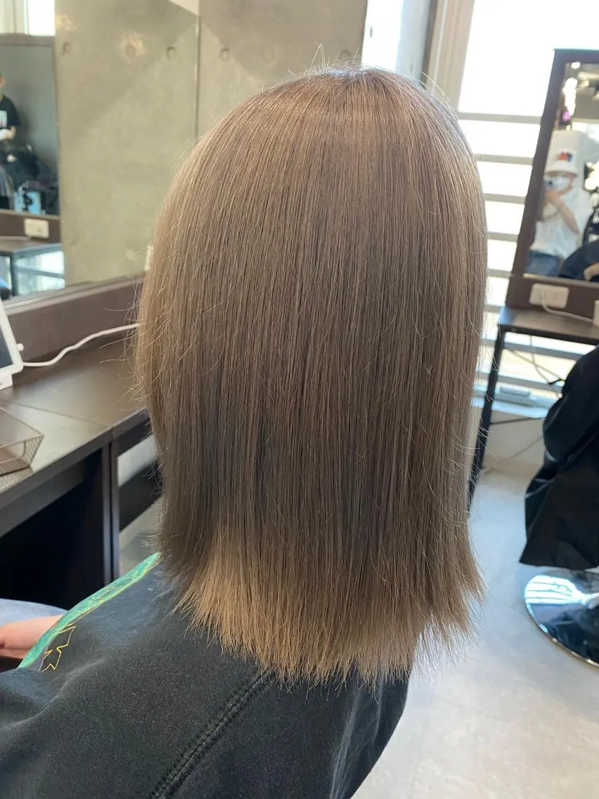 セミロング カラー カット ヘアカラー トリートメント ハイトーン特化💍 chloe💍韓国のヘアスタイル