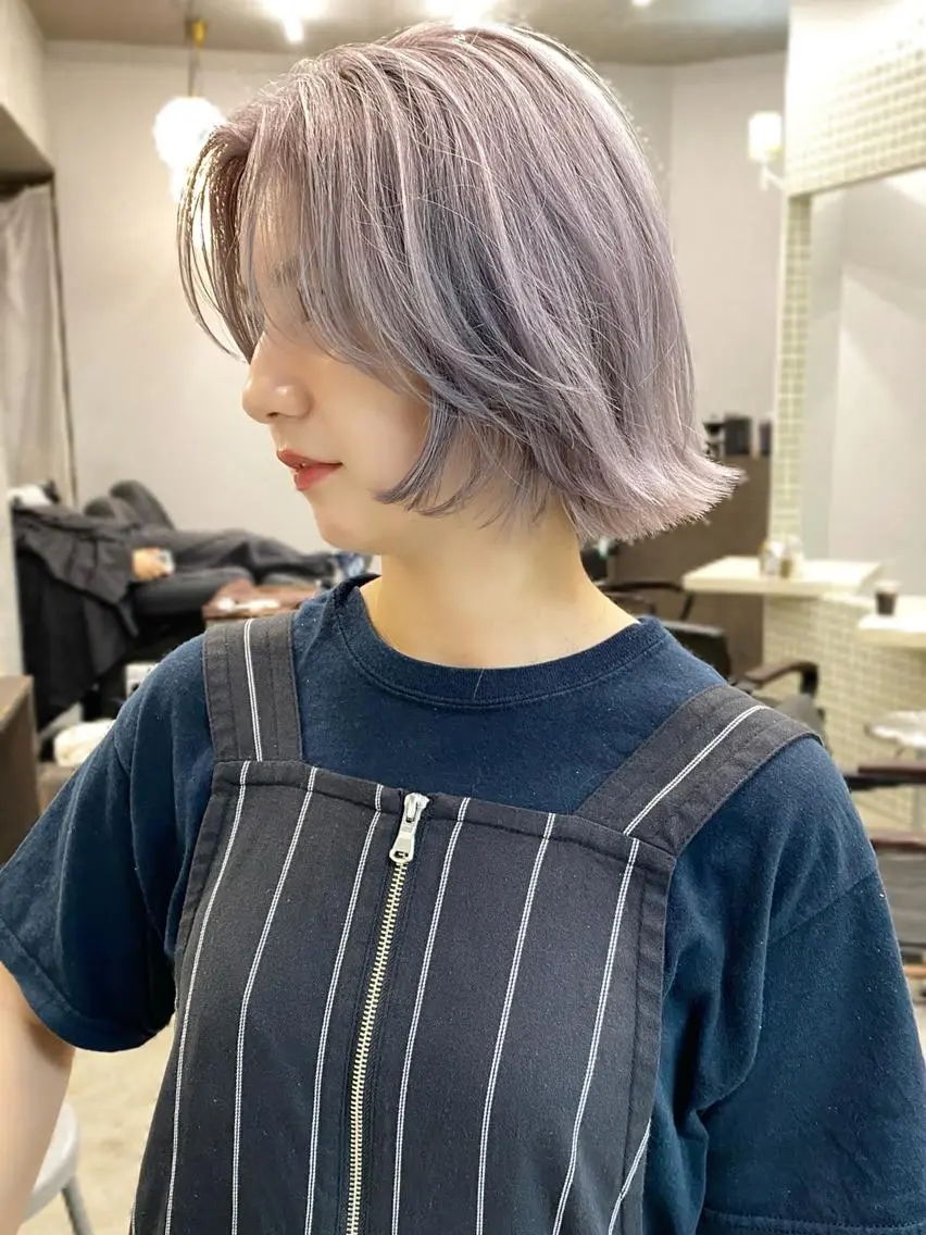 ショート カラー ケアブリーチ特化 VARDY表参道のヘアスタイル