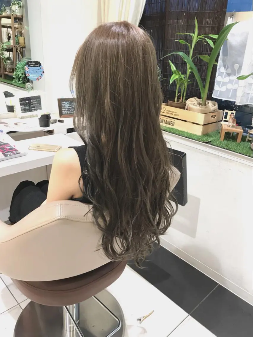 ロング カラー 透明感カラー グレージュ ハイライトカラー イルミナカラー ハイライト 山崎俊輔/髪質改善 /バレイヤージュのヘアスタイル