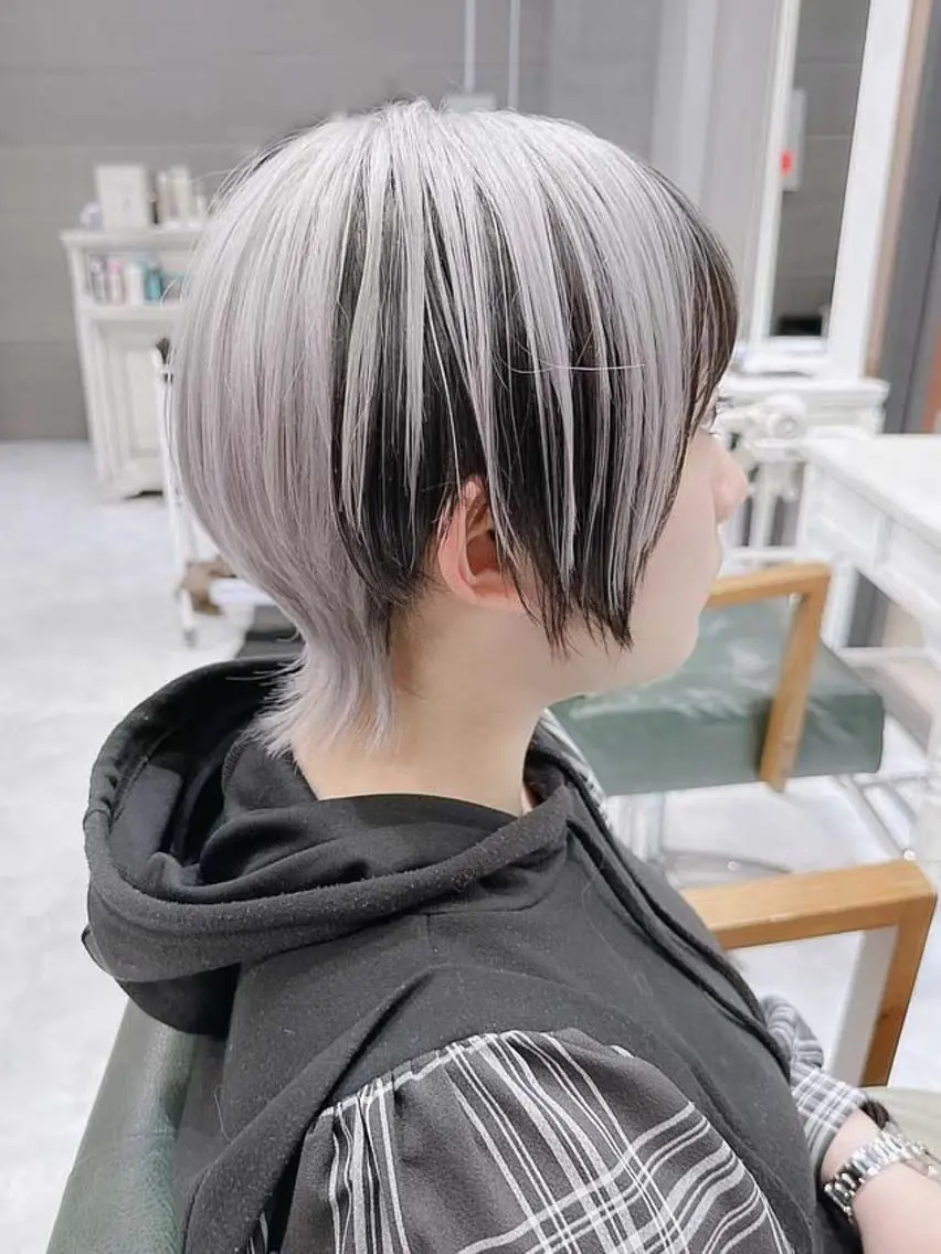 ショート カラー ヘアアレンジ ブリーチ ケアブリーチ 透明感カラー デザインカラー ハイトーンカラー Days 透明感カラーのヘアスタイル