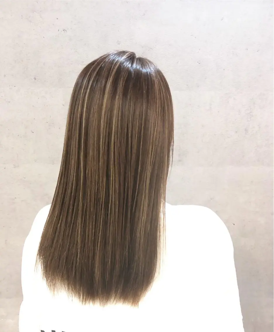 ロング カラー ベージュカラー ハイライトカラー ハイライト 髪質改善で 憧れの潤艶美髪にのヘアスタイル