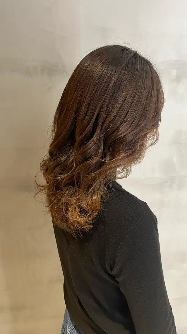 ロング カラー 透明感カラー ヘアカラー 伊佐治 夕芽のヘアスタイル