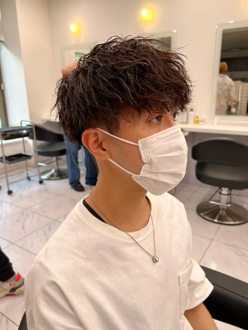 ショート カラー パーマ メンズ メンズパーマ特化 TAIGAのヘアスタイル