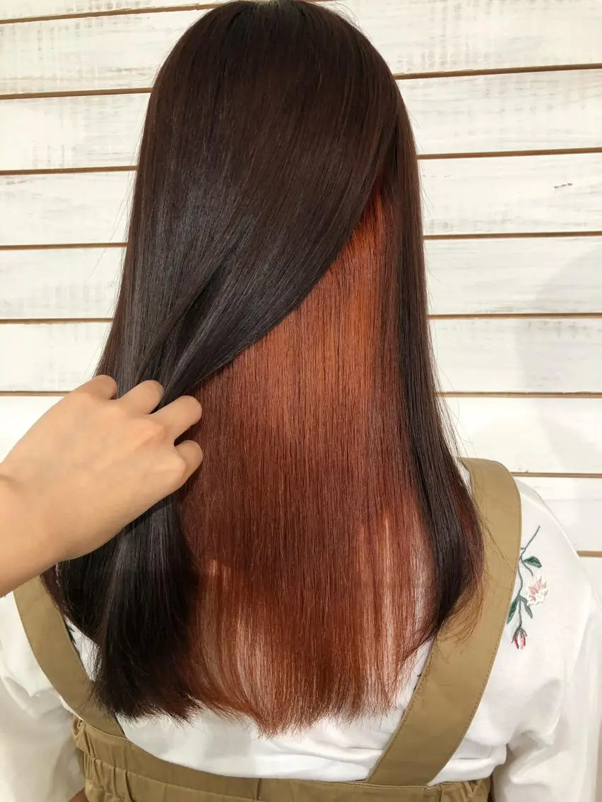 セミロング カラー インナーカラー オレンジ ヘアカラー 🦋美髪/エクステ 🦋アベイクミのヘアスタイル