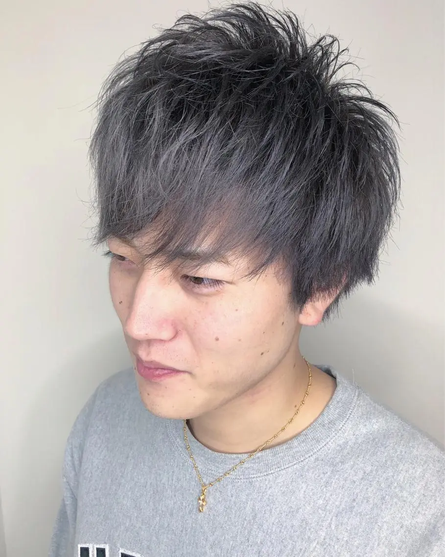 ショート カラー メンズ ダブルカラー グレージュ メンズヘア特化 崎田 成人のヘアスタイル