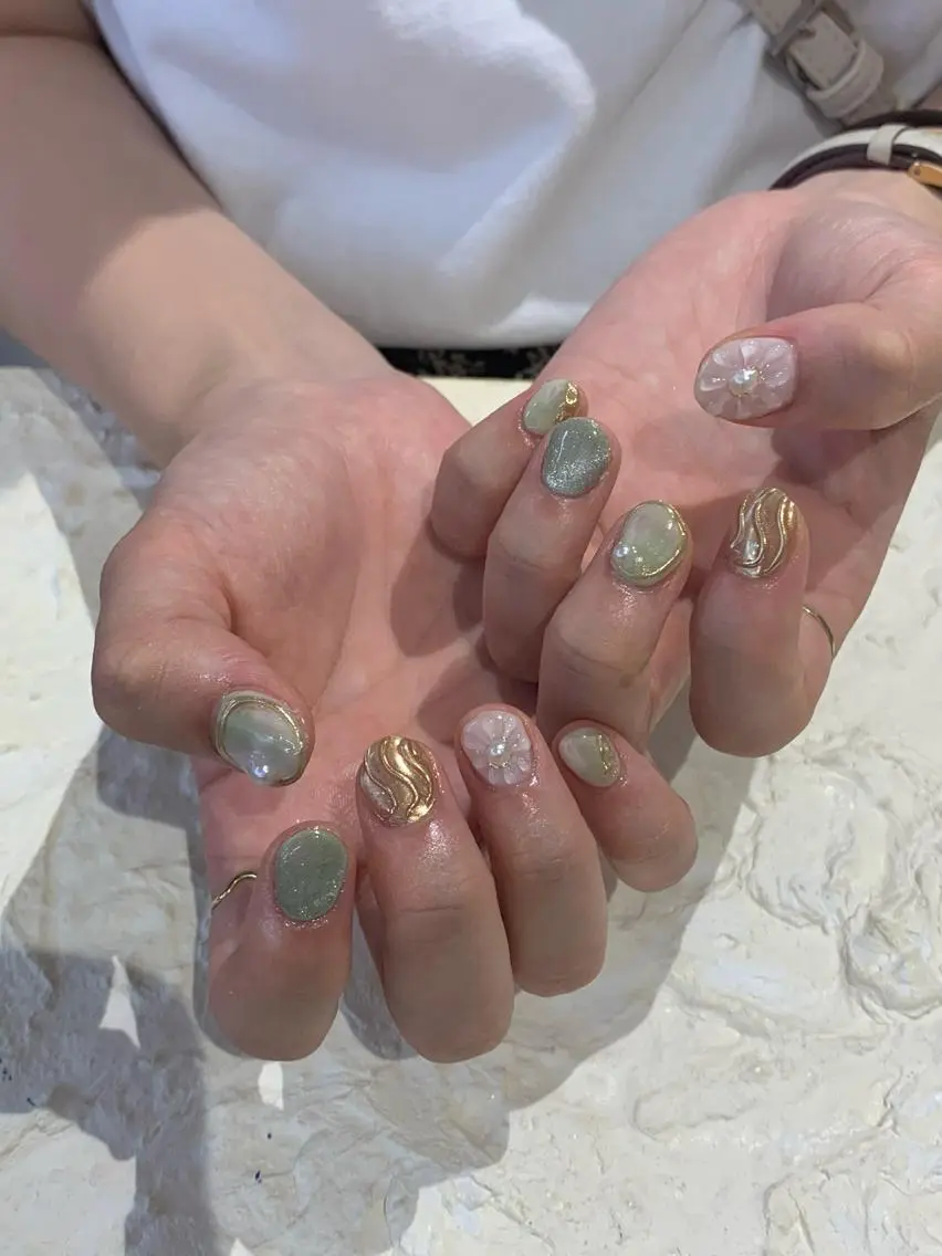 ネイル ぷっくりネイル マキノ ユイのネイルデザイン