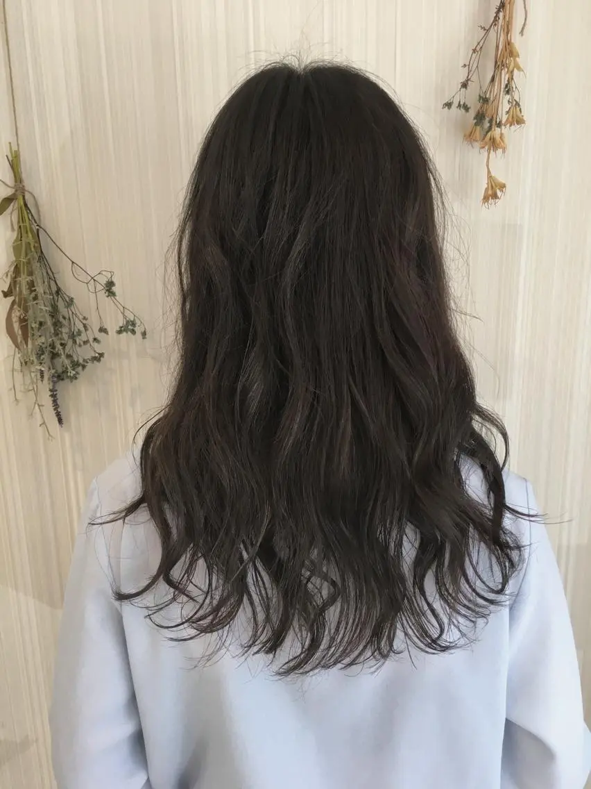 セミロング カラー 黒髪 ブルーカラー ブルージュ 外国人風カラー カット ヘアカラー トリートメント ハイトーン/ブリーチ 山崎 悠次のヘアスタイル