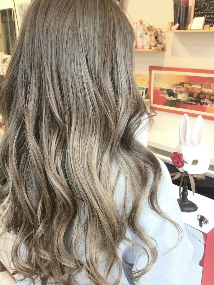 ロング カラー アッシュ アッシュブラウン ブリーチ ブラウンカラー ハイライトカラー ヘアカラー 名駅★シールエクステ ☆ブリーチ★加藤のヘアスタイル