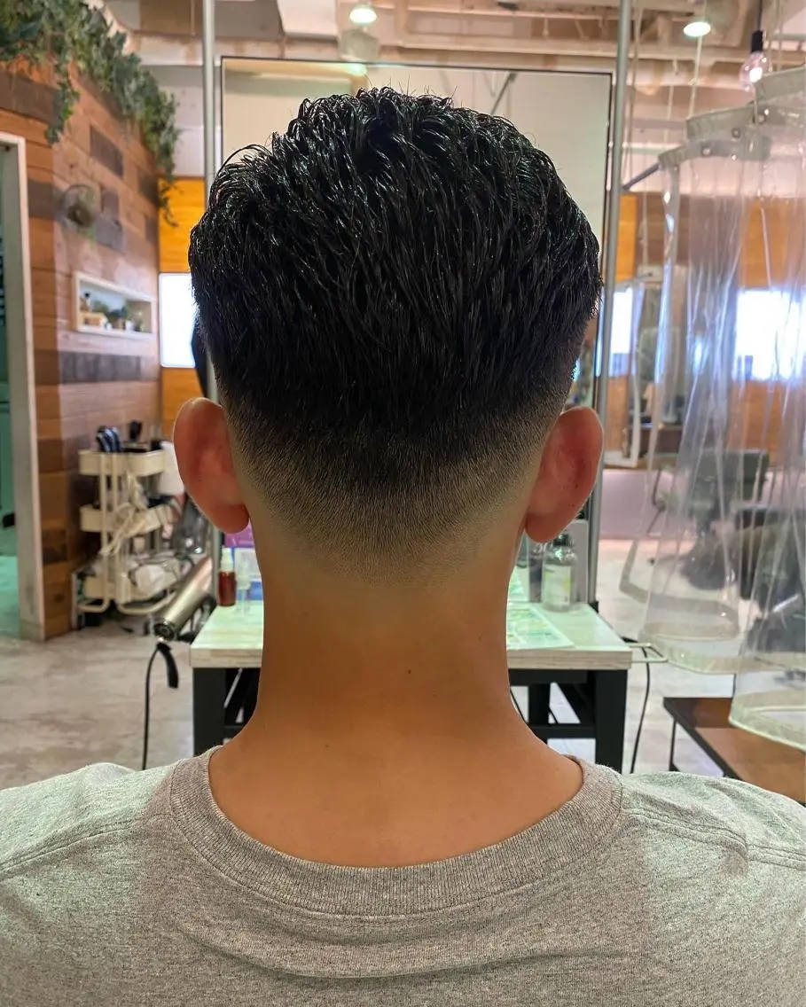 ショート メンズ フェードカット 佐々木 雪菜のヘアスタイル