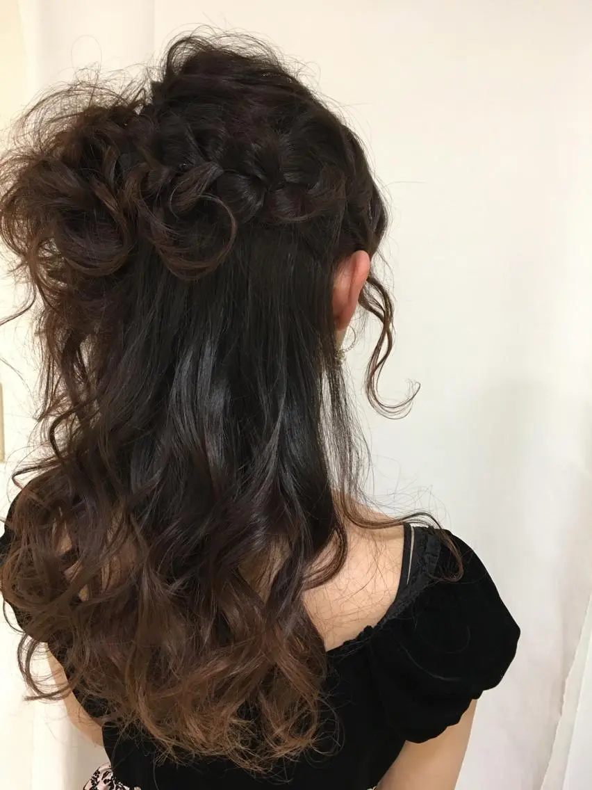 セミロング ヘアアレンジ きむえり/髪質改善 /うねり広がり改善のヘアスタイル