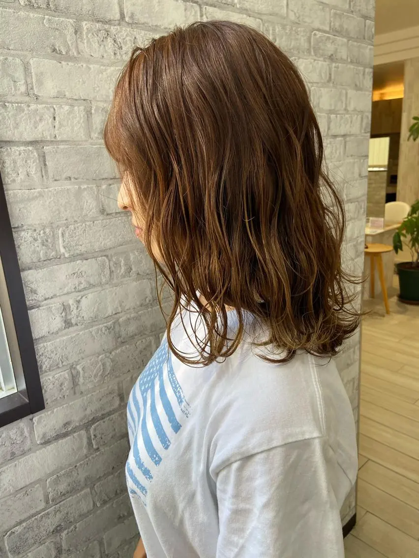 セミロング カラー ベージュカラー ブリーチ ヘアカラー Oopsレイヤー 加藤澄都のヘアスタイル