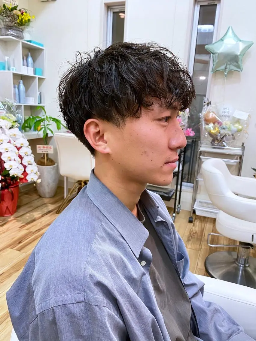 ショート パーマ メンズ マッシュ メンズパーマ スパイラルパーマ カット パーマ 三瓶 智広のヘアスタイル