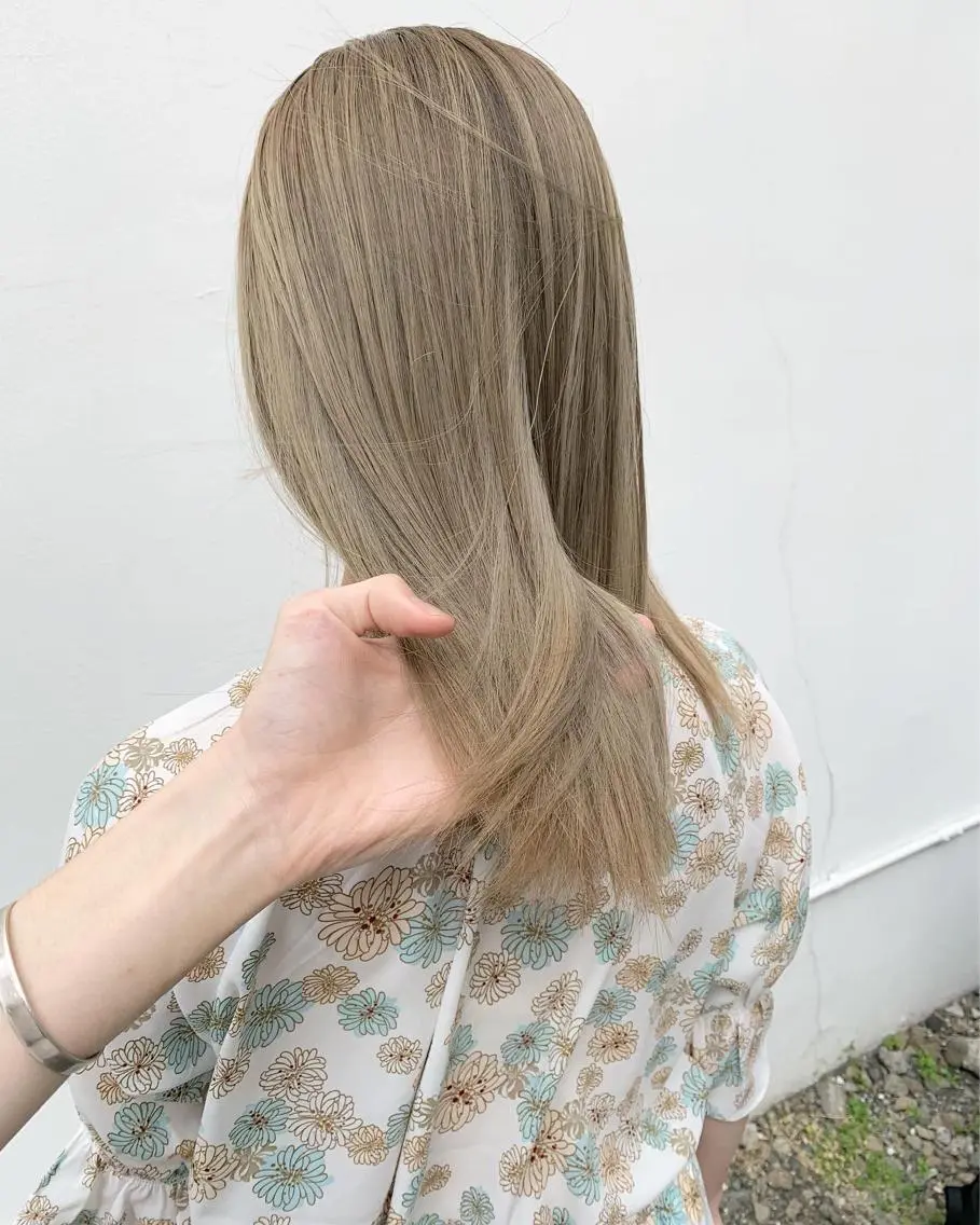 ショート カラー ベージュカラー ミルクティーベージュ tension 【テンション】のヘアスタイル