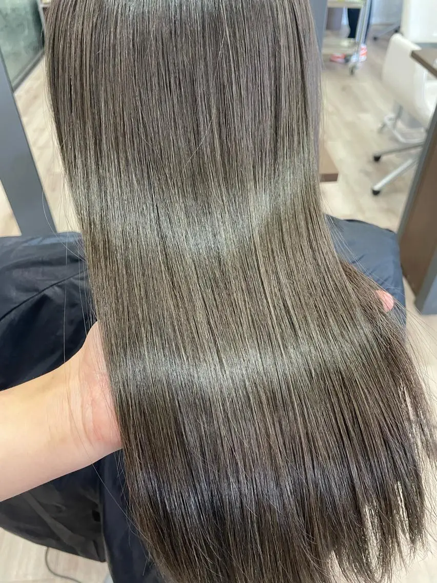 ロング カラー ブリーチ グレージュ たなか りなのヘアスタイル