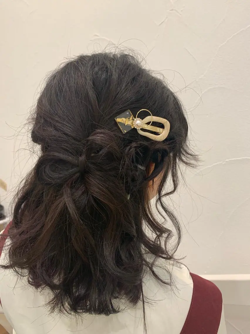 セミロング カラー ヘアアレンジ ヘアセット ミドウチ アヤカのヘアスタイル