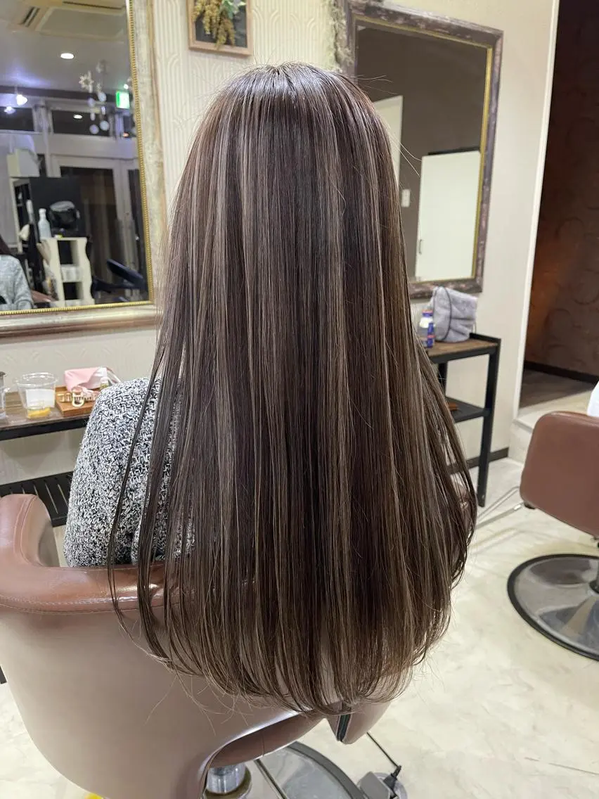 ロング カラー ハイトーン belle ナホのヘアスタイル