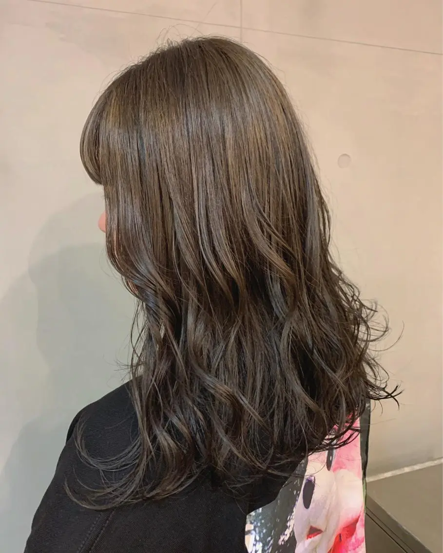 セミロング カラー ブリーチ mir MIYUのヘアスタイル