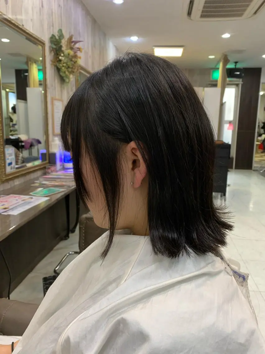 ショート 外ハネヘア ハイトーン Arphyのヘアスタイル