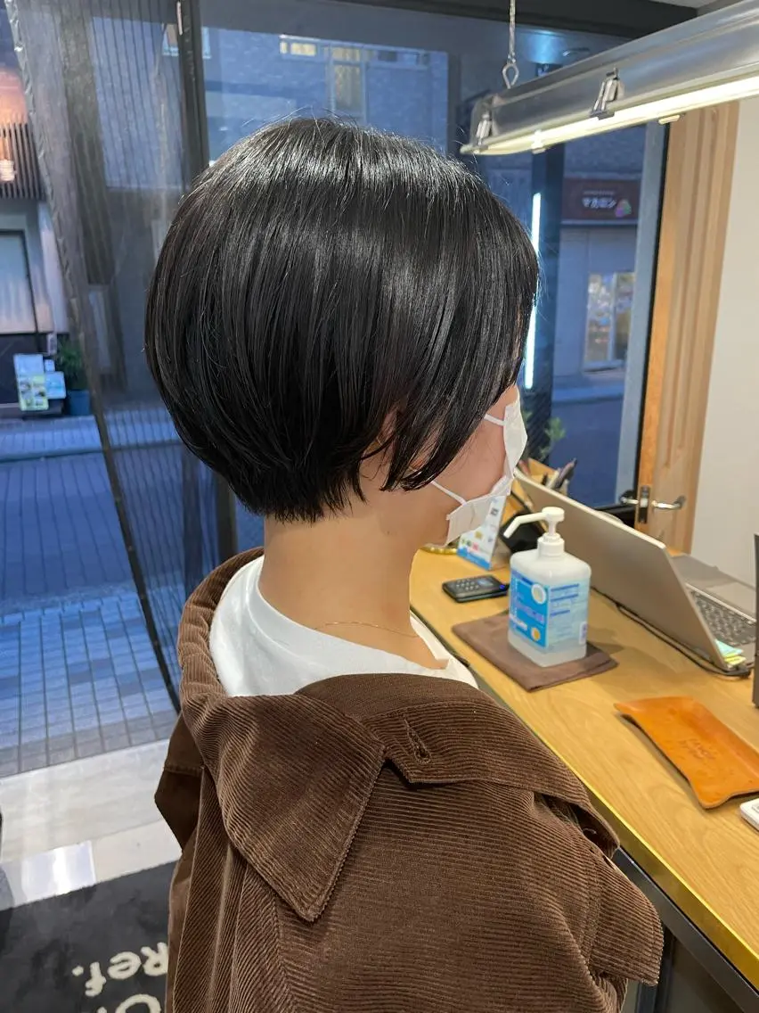 ショート 暖色カラー🍊 ボブ🌿顔周りcutのヘアスタイル