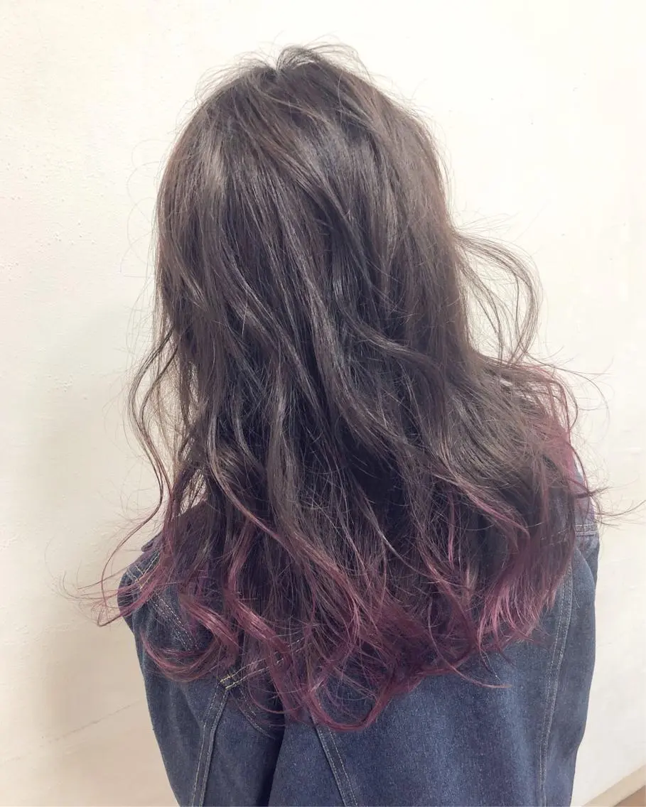 セミロング カラー グラデーションカラー パープルカラー ヘアカラー GLAD 萩原のヘアスタイル
