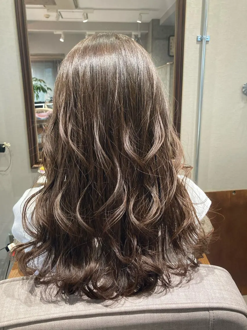 ロング カラー アディクシーカラー 髪質改善 トリートメント 浅野 順一のヘアスタイル