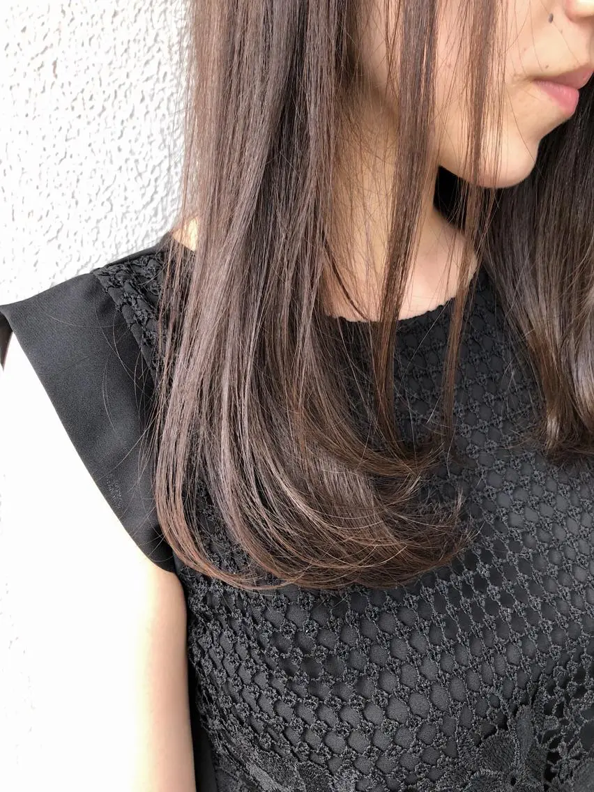 ミディアム カラー ヘアアレンジ アッシュ ベージュカラー グレージュ universe tokyoのヘアスタイル