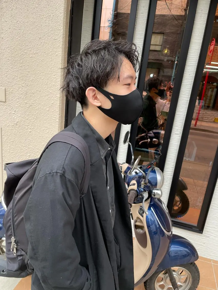 パーマ メンズ アップバング yoshi （髙橋）のヘアスタイル