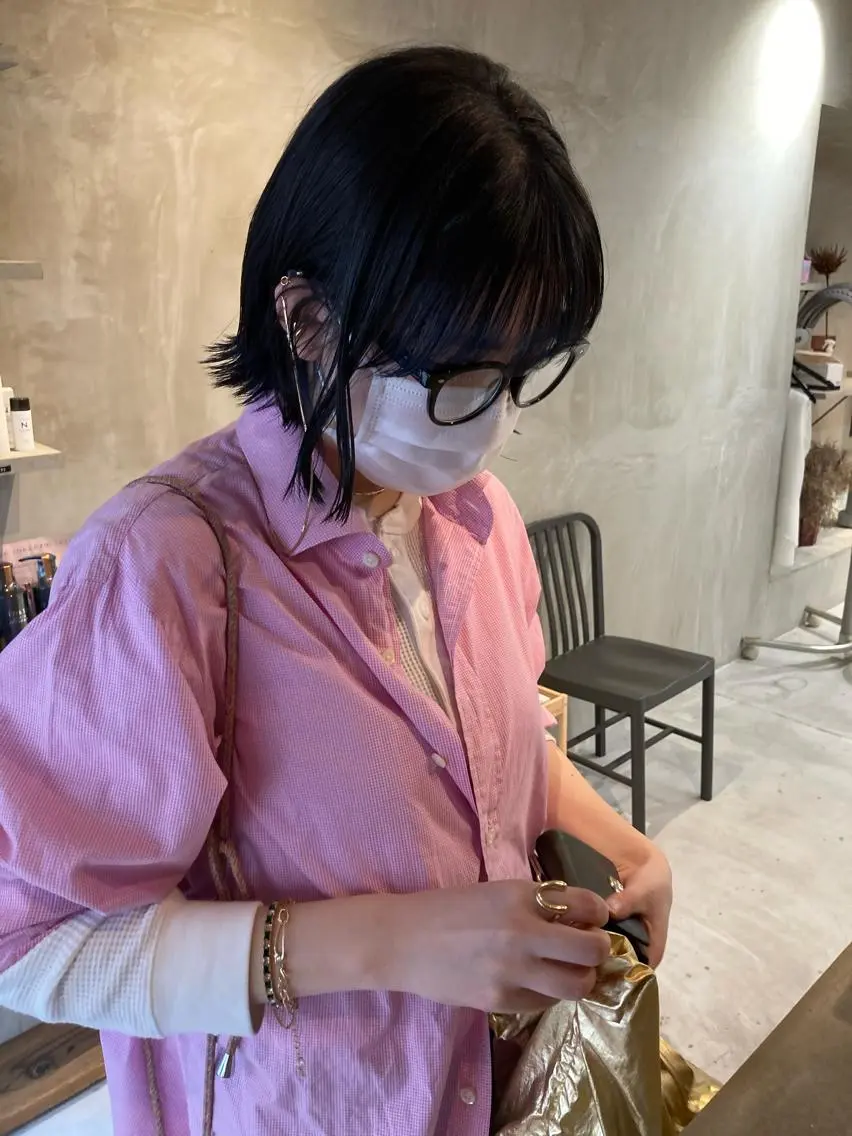 カラー 黒髪 ブルーカラー ブルーブラック ふじはら ひなこのヘアスタイル