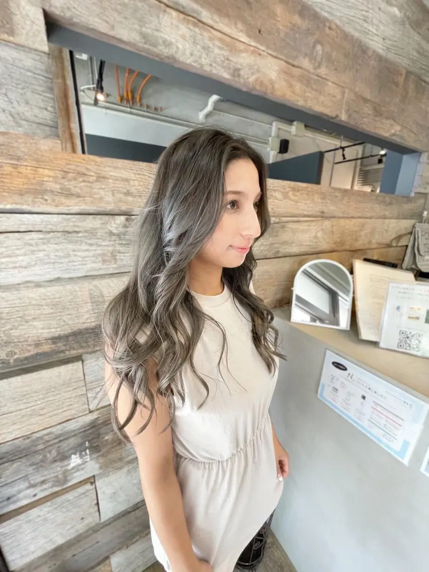 ロング andKおもろまち店 艶ダブルカラー✨のヘアスタイル